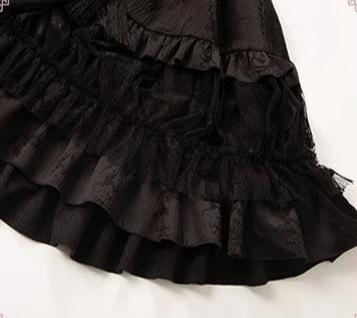 Hana Tabi: A black Hana-Loli set with irregular hem top and frill skirt