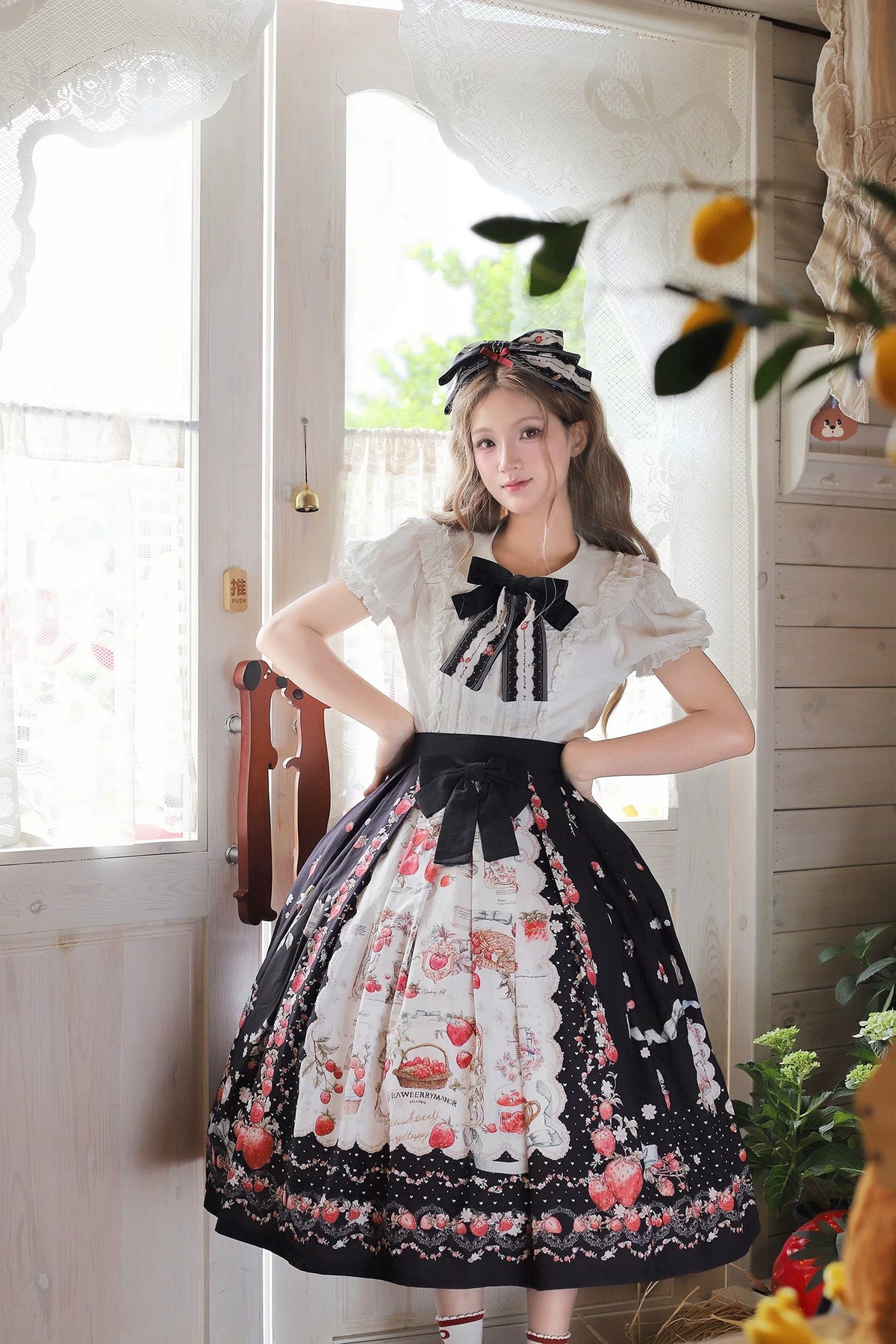 【受注予約10/29まで】Strawberry Manor プリントスカート・ミドル丈
