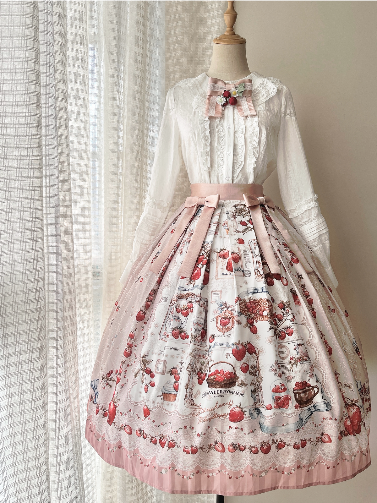 【受注予約10/29まで】Strawberry Manor プリントスカート・ミドル丈