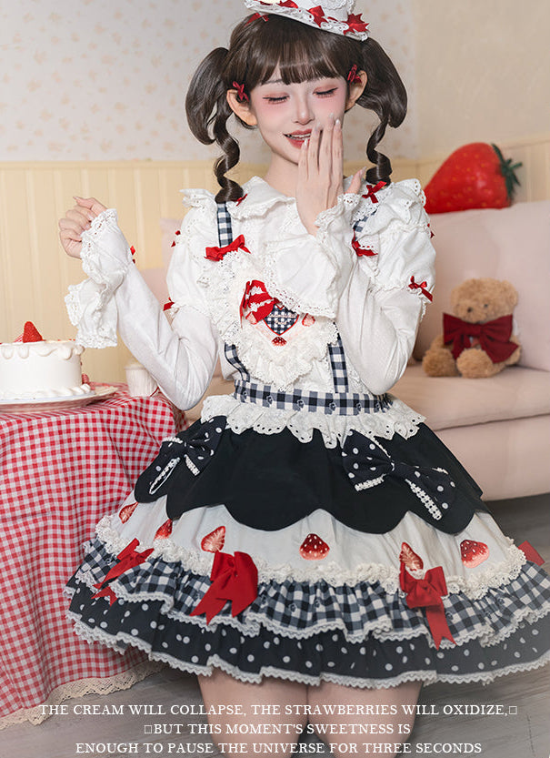 【受注予約11/18まで】Strawberry Cake Guide サスペンダースカート