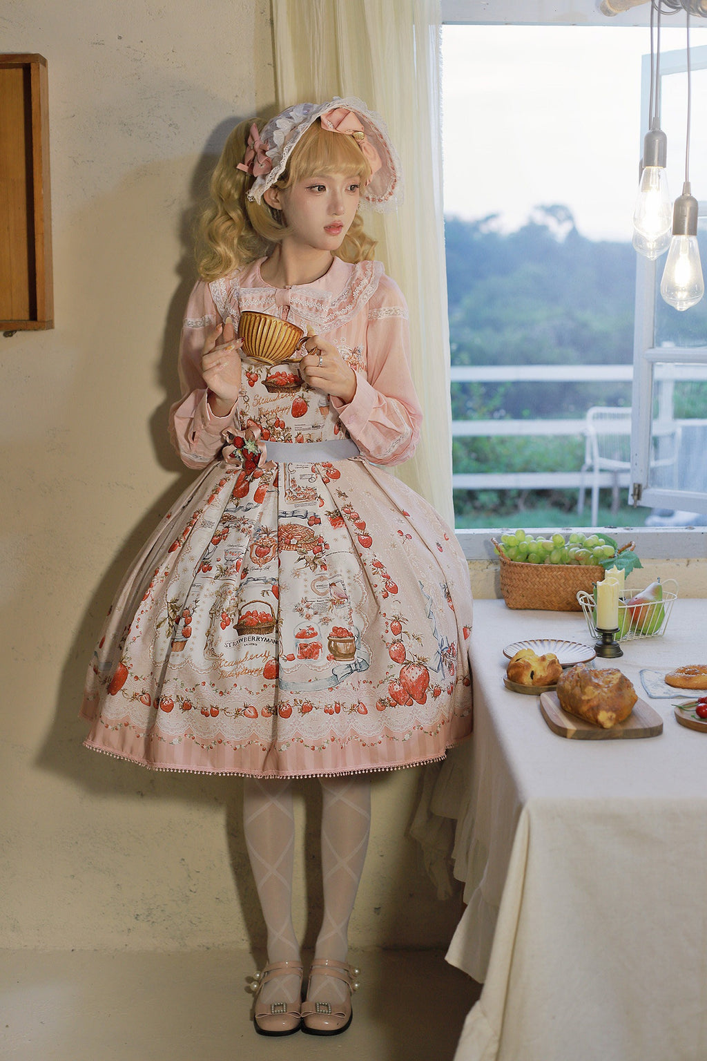 【受注予約10/29まで】Strawberry Manor プリントジャンパースカート・ショート丈