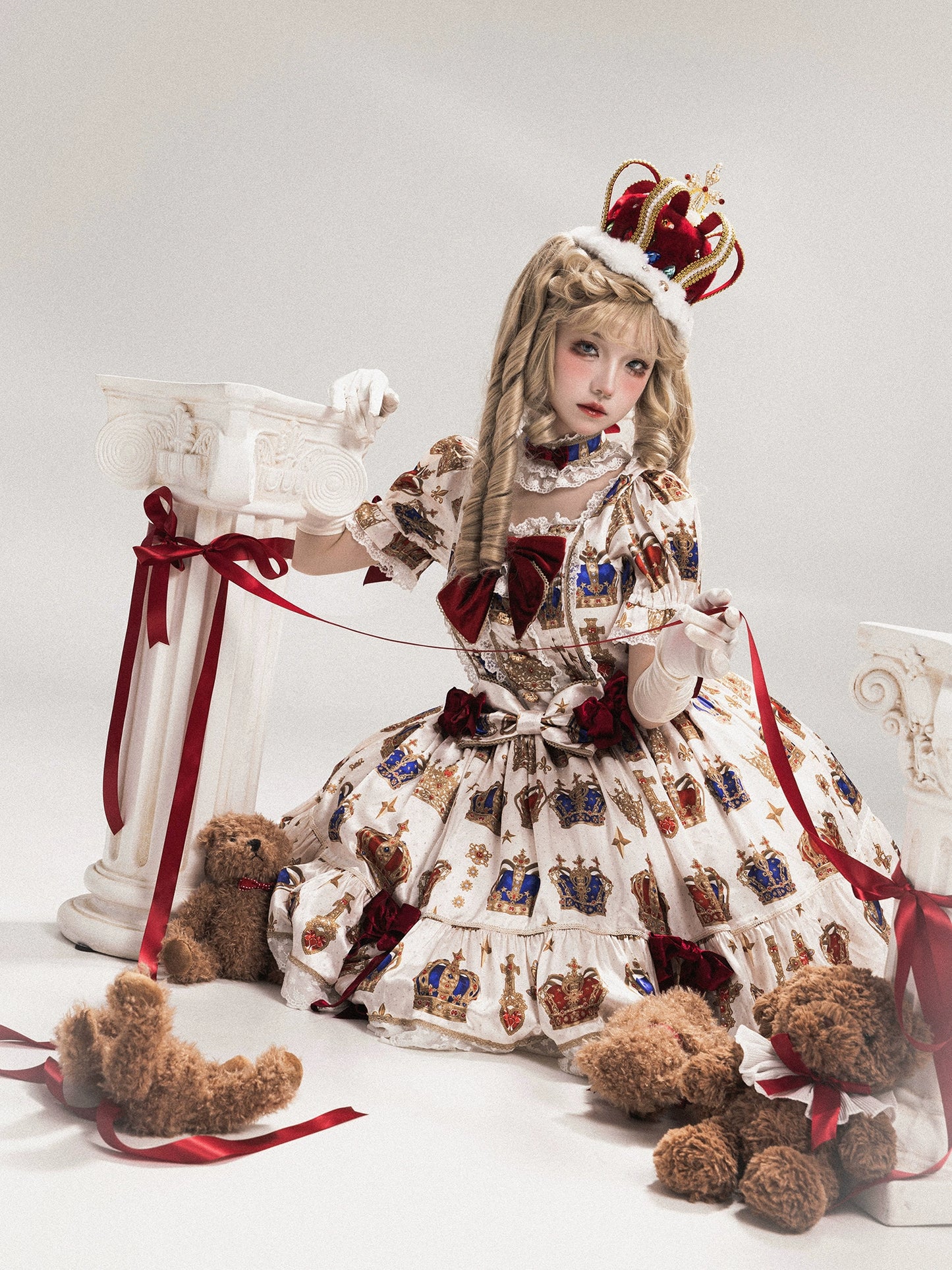 [Pre-orders available until 9/15] Star Crown Velvet Ribbon Print Dress