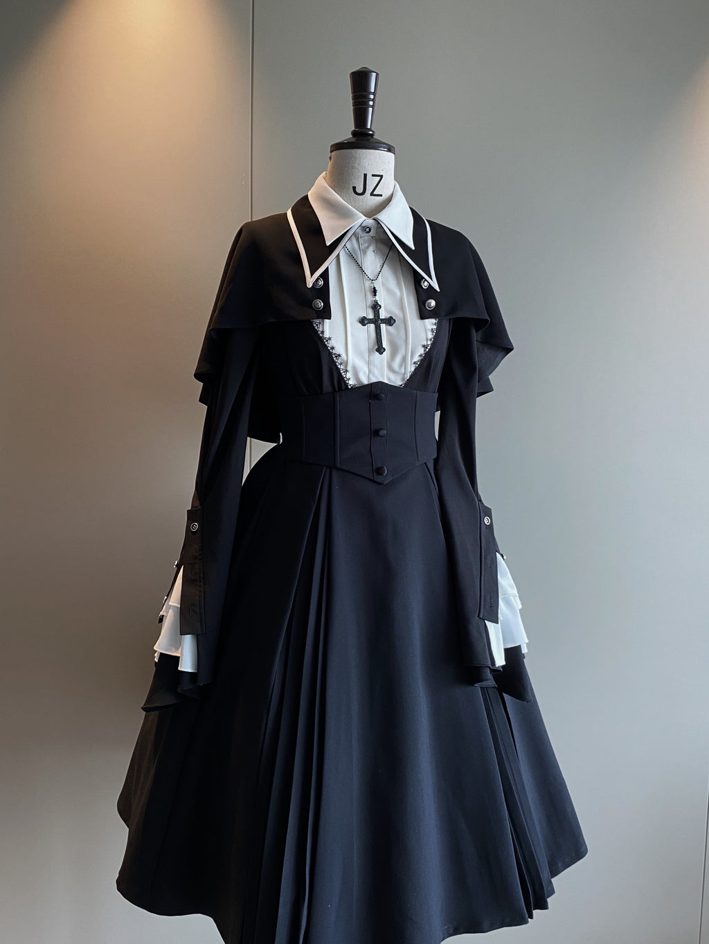 十字礼賛 ジャンパースカート
