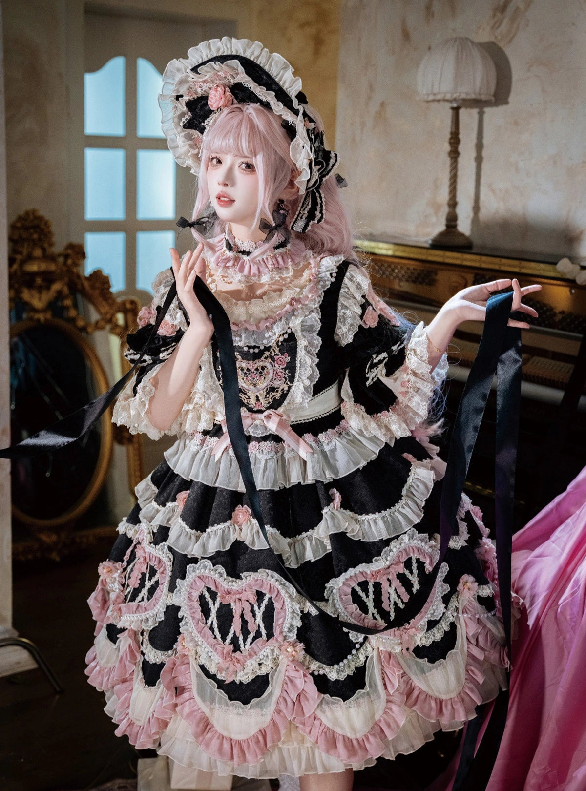 [Pre-orders available until 2/12] Antique Cake Heart Lolita Dress - Black