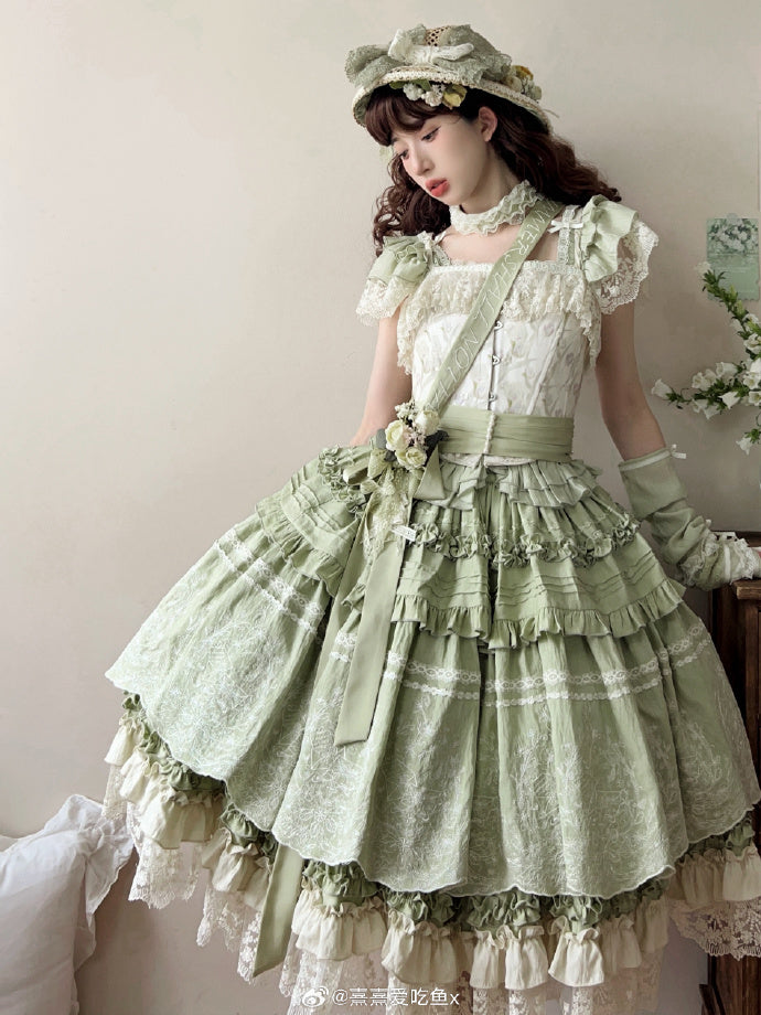 [Pre-orders available until 5/16] Set of short-sleeved top, camisole corset and skirt