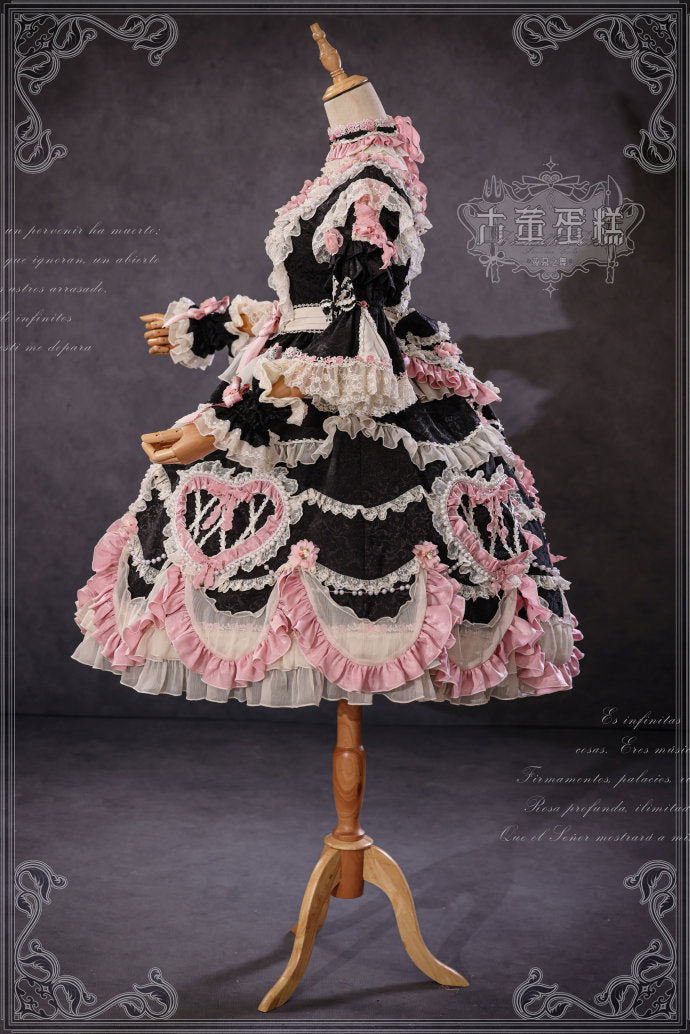 [Pre-orders available until 2/12] Antique Cake Heart Lolita Dress - Black