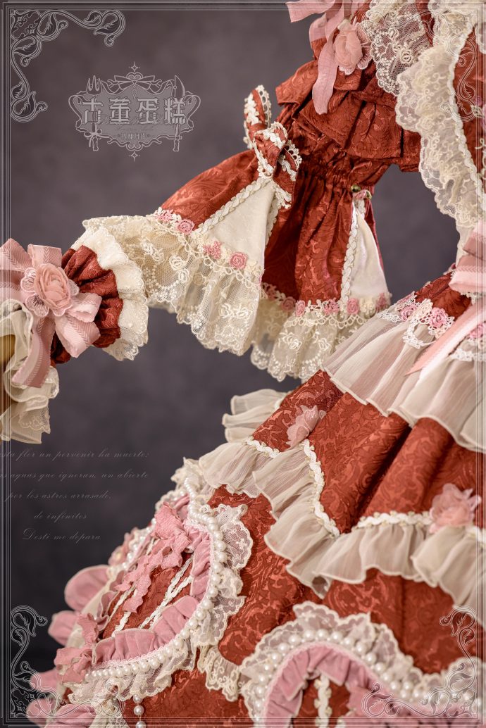 [Pre-orders available until 2/12] Antique Cake Heart Lolita Dress - Red