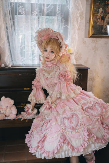 【受注予約2/12まで】Antique Cake ハートのロリィタドレス・ピンク