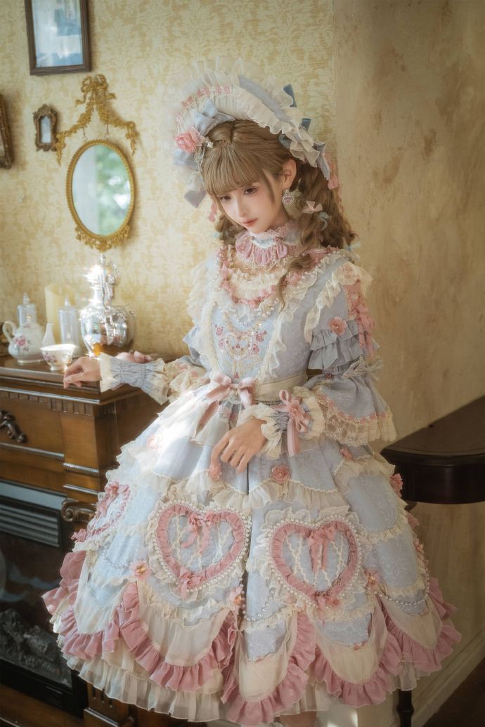 【受注予約2/12まで】Antique Cake ハートのロリィタドレス・パステルブルー