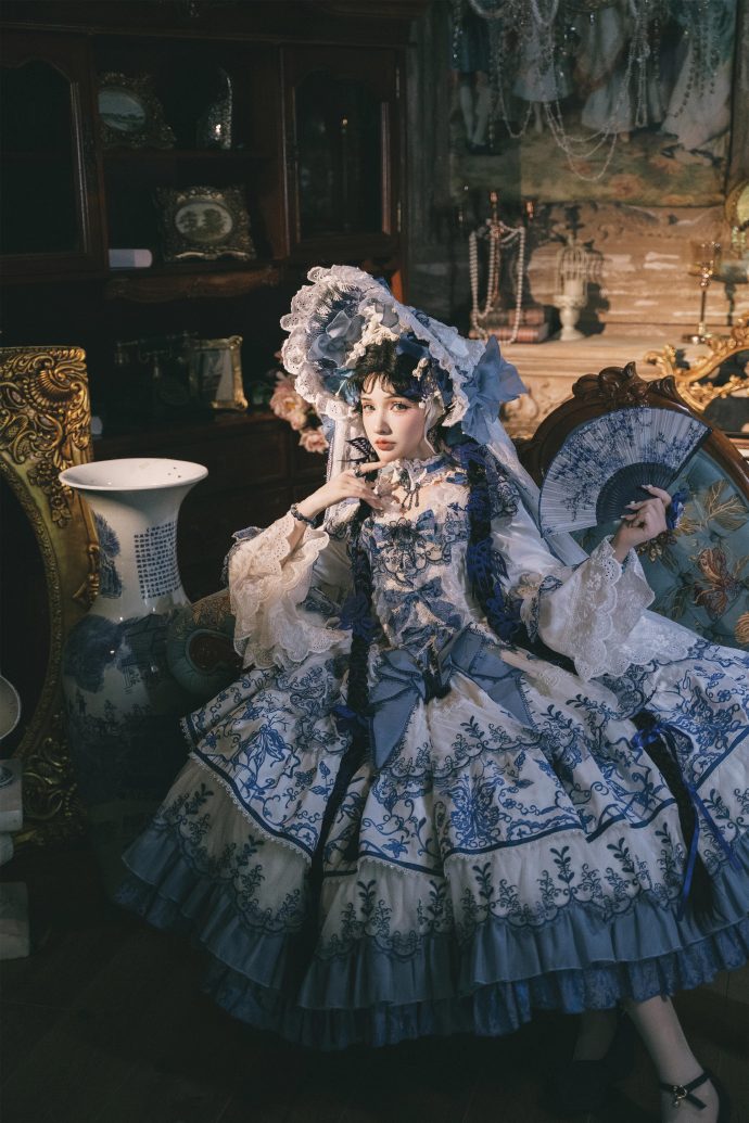 【受注予約8/27まで】 Blue and White ラグジュアリードレス・ロング丈