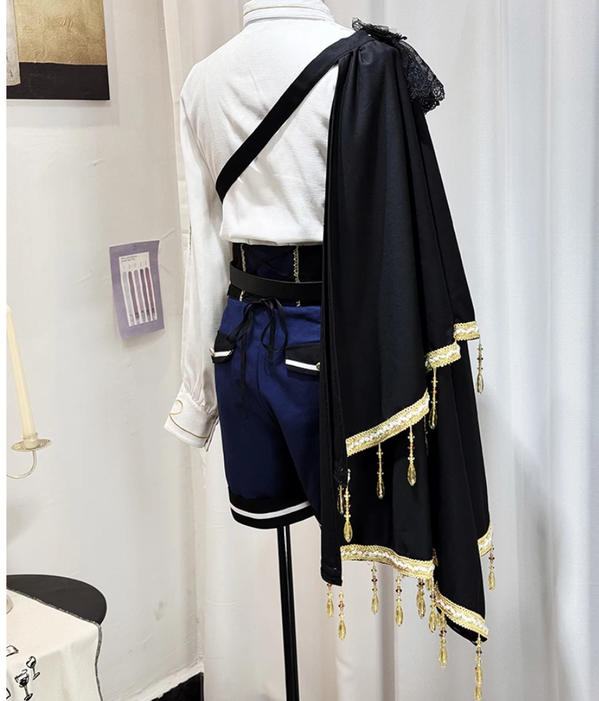 【受注予約6/28まで】The Young Sovereign マント