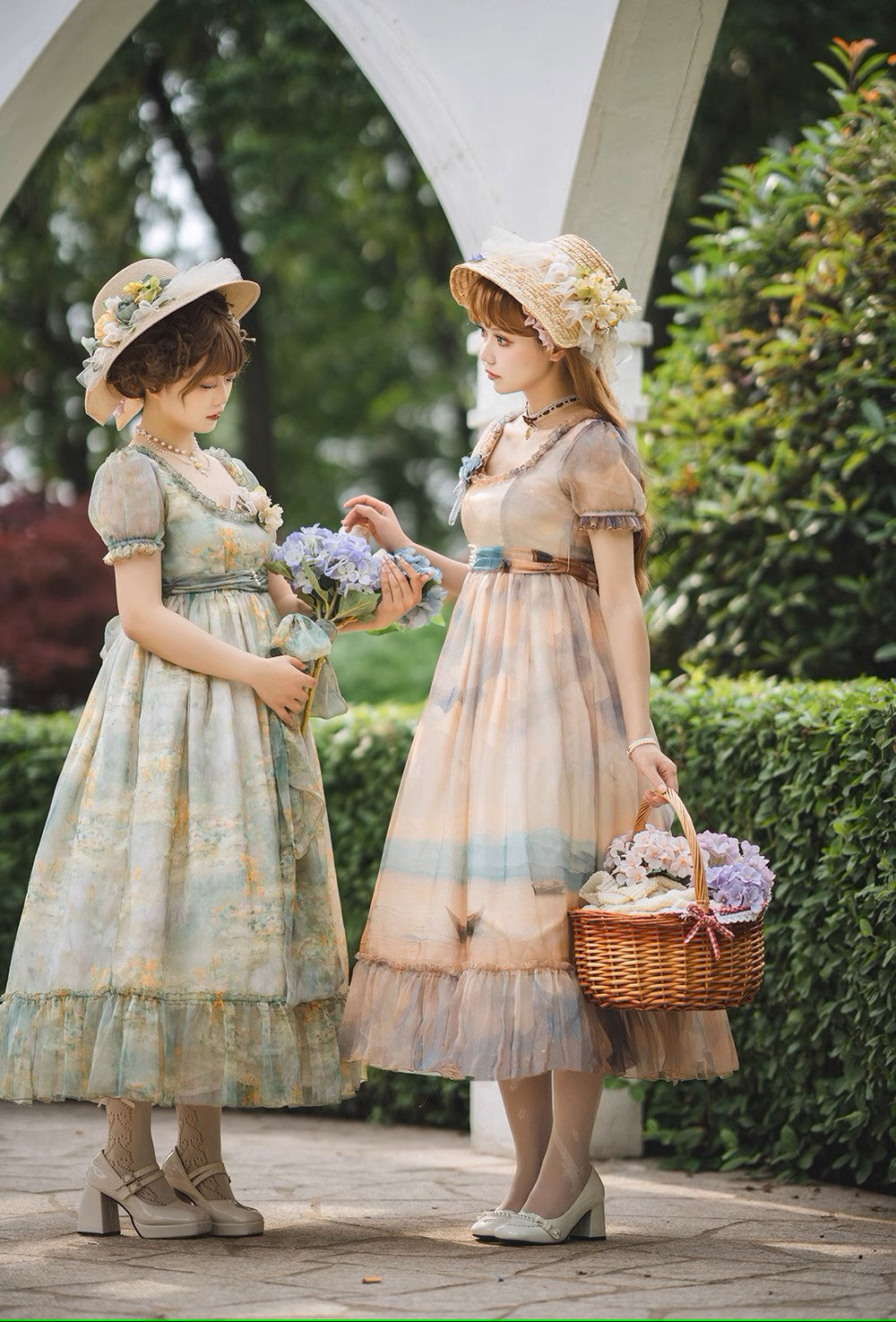 【予約販売】Elegance Greek 油彩画風プリントエンパイアワンピース フリルあり