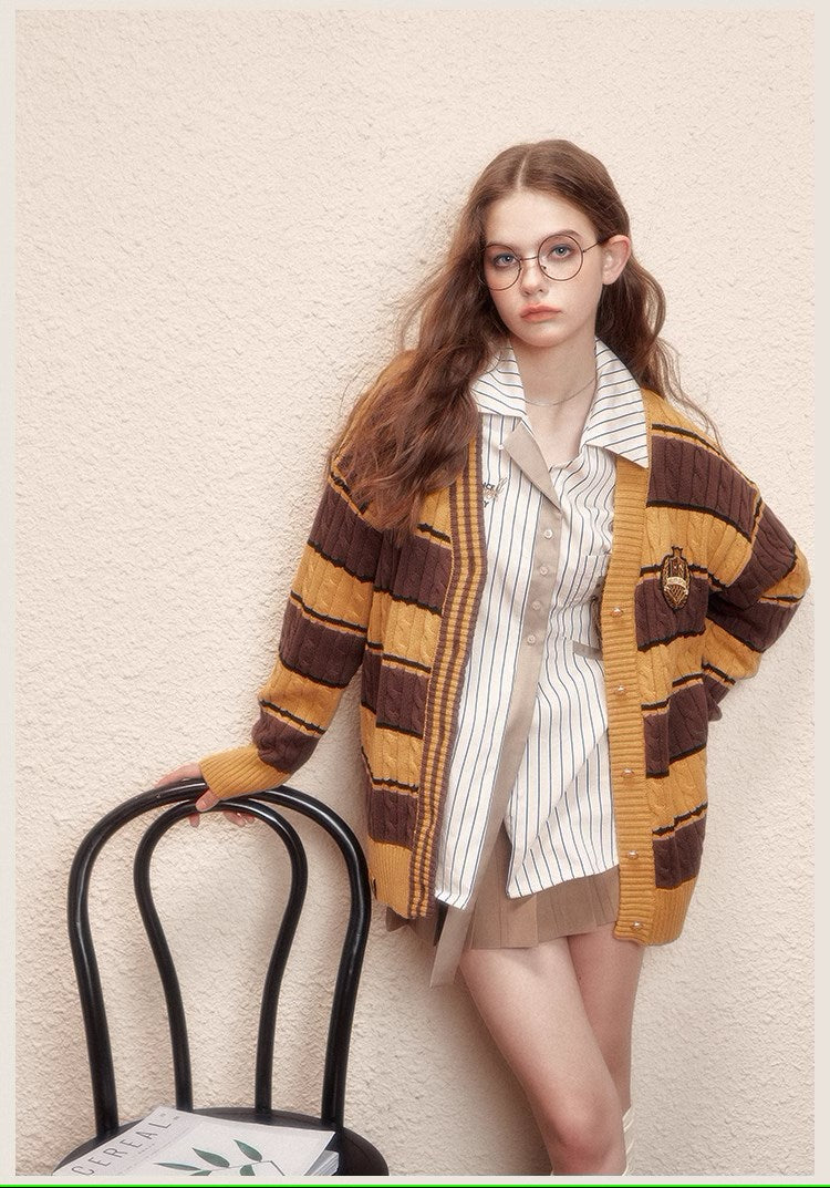 [Pre-order] Hogwarts School of Witchcraft and Wizardry Wide Border Cardigan