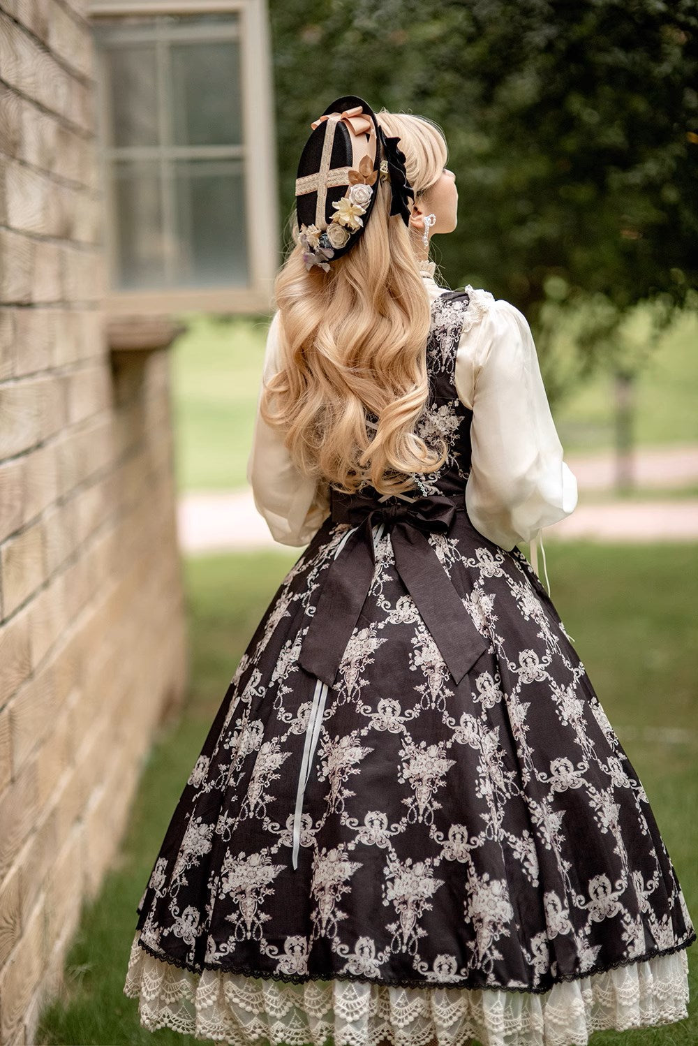 【予約販売】Antique Flower Wall ジャンパースカート
