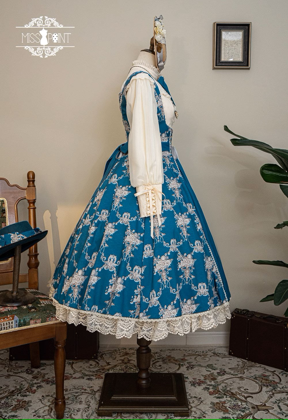 【予約販売】Antique Flower Wall ジャンパースカート