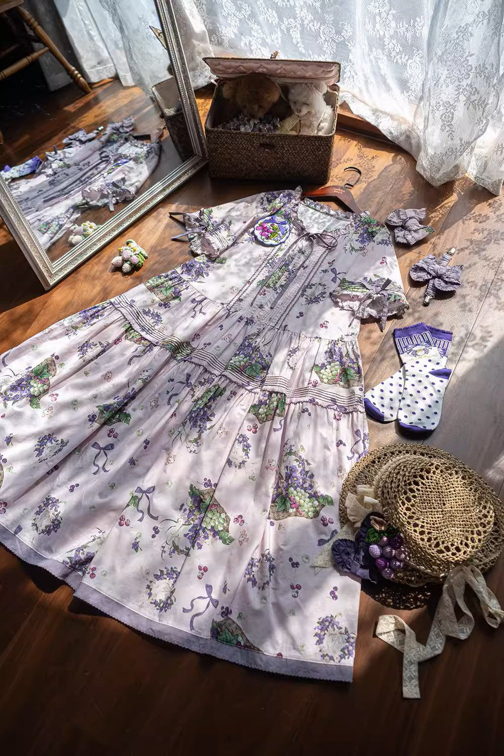 [Sales period ended] Picnic Basket One-piece dress with grape pattern