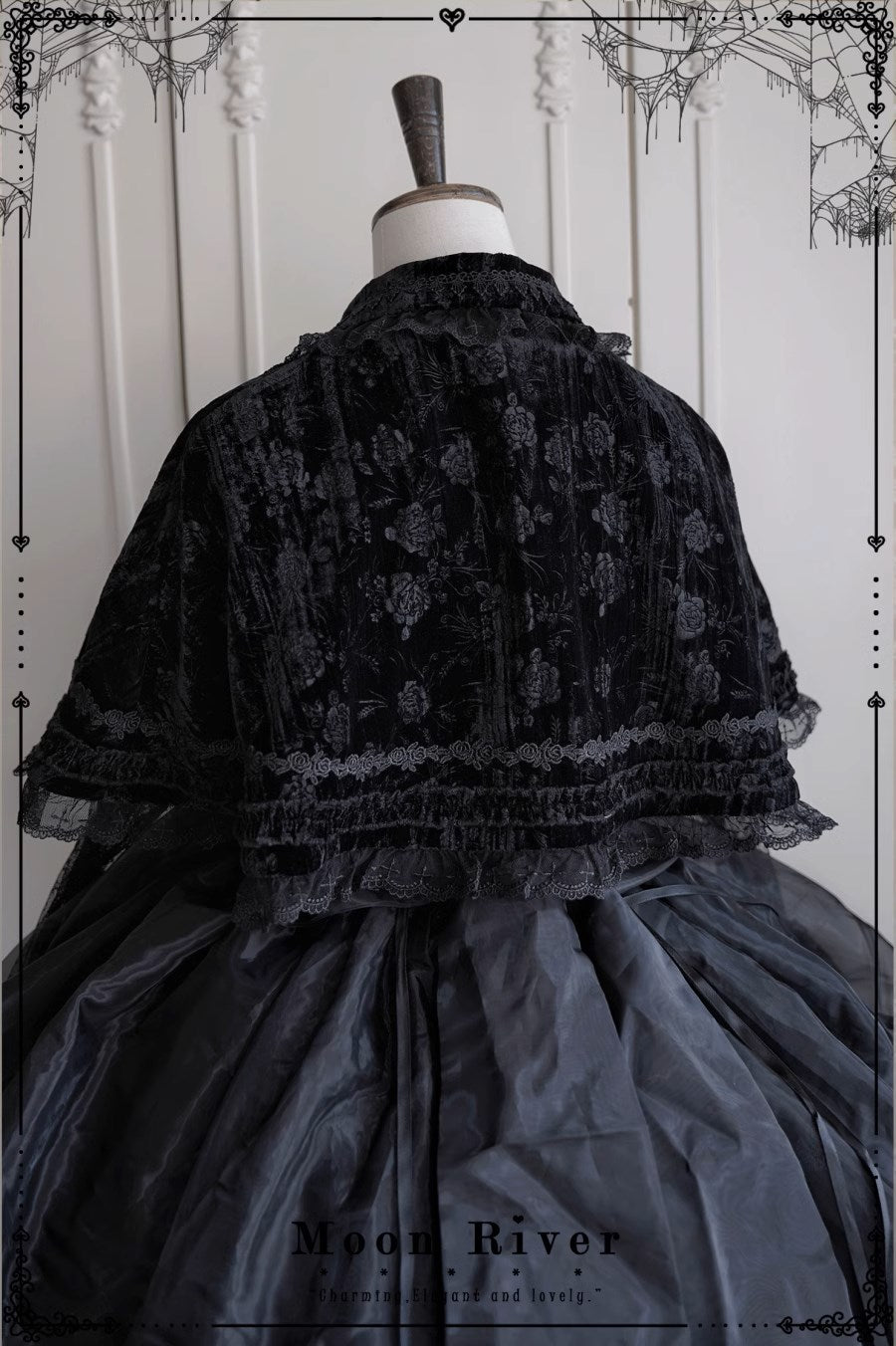 [Pre-orders available until 9/29] Moonlit Night Spider Short Cape