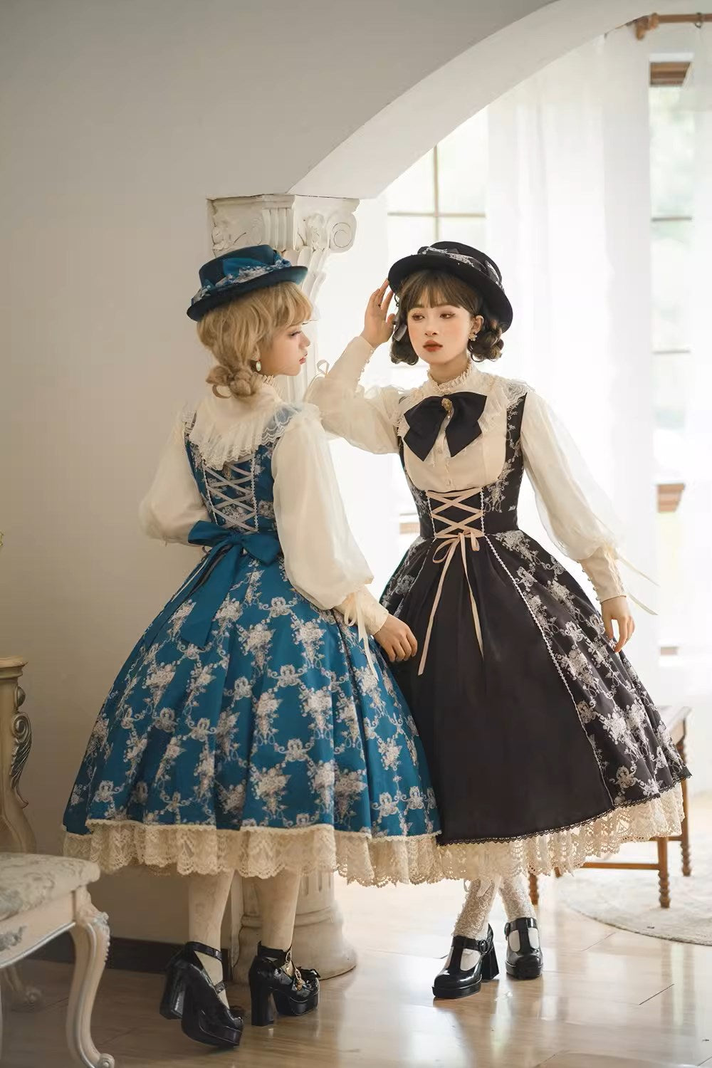 【予約販売】Antique Flower Wall ジャンパースカート