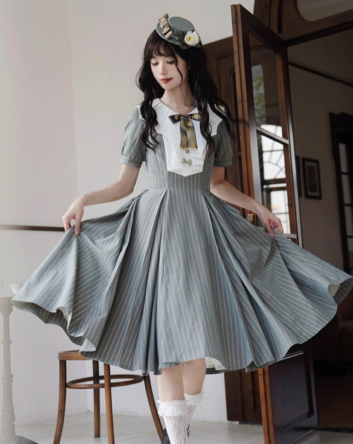 [Pre-orders available until 8/4] London Rain Classical Dress with Deformed Collar