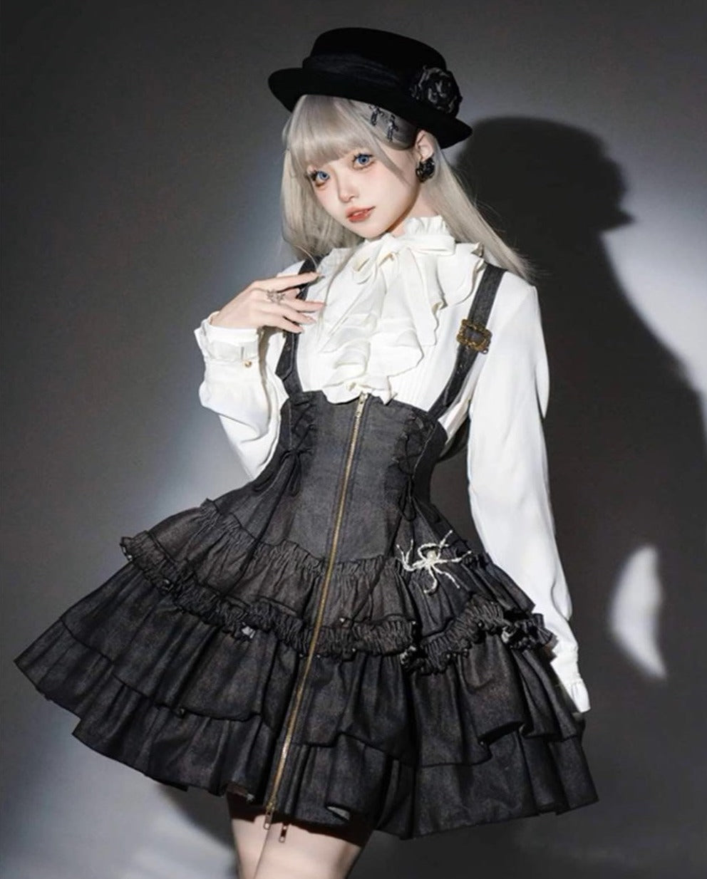 [Pre-orders available until 3/10] Rose Heart Tiered Mini Jumper Skirt