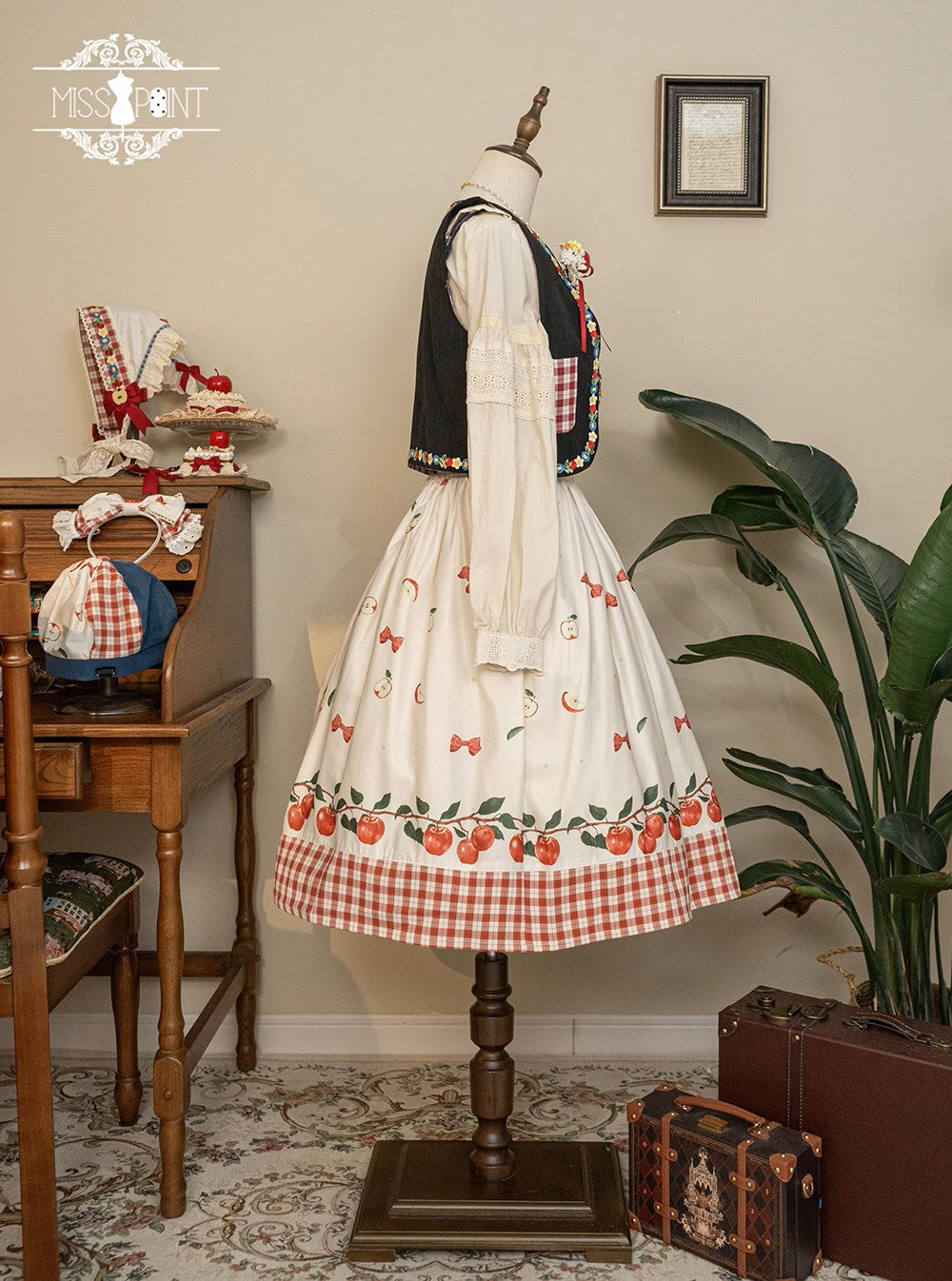 【予約販売】Apple Garden バイエルン風2wayサロペットスカート