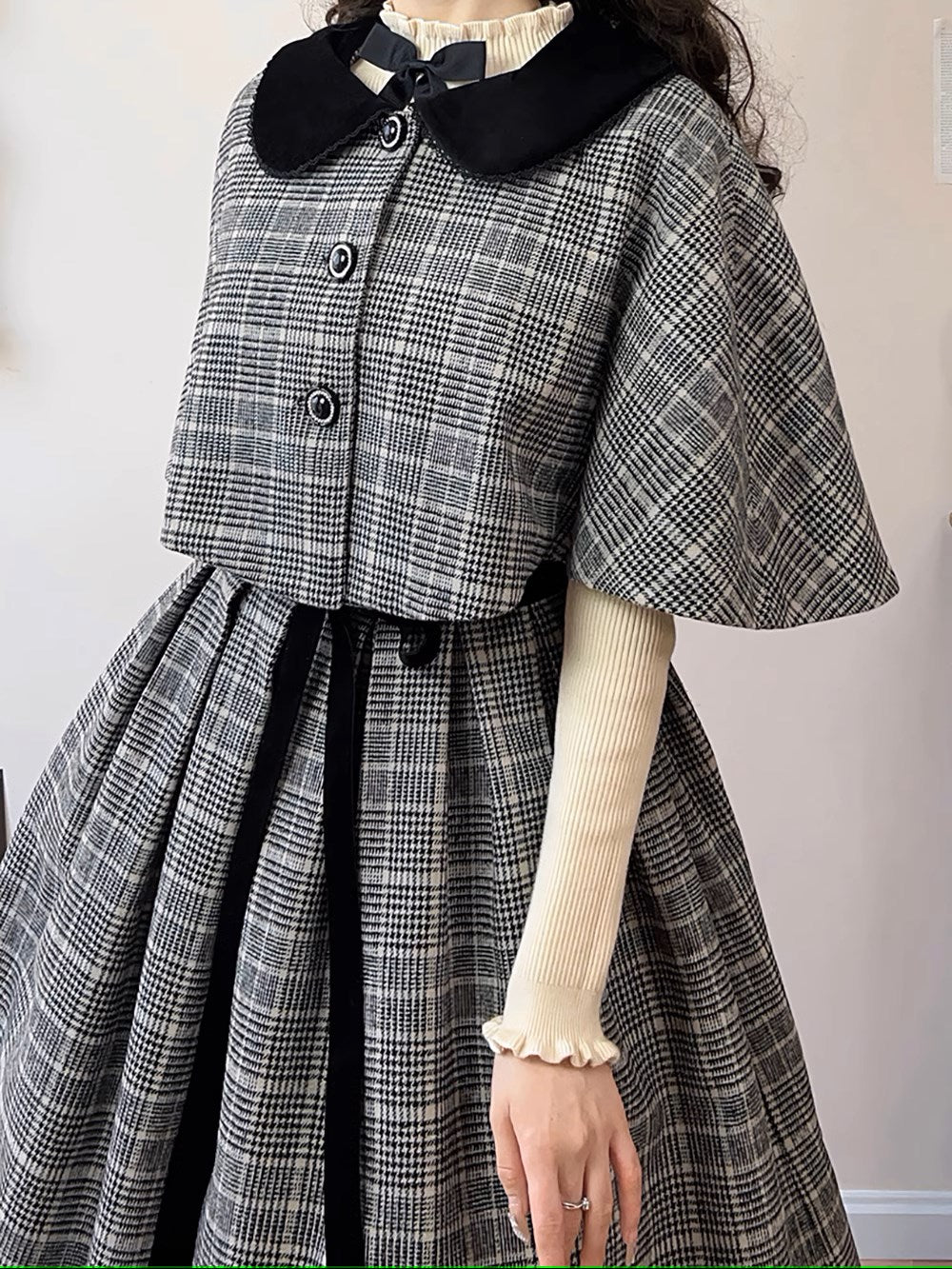 [Sale period ended] Earl Gray checked cloak