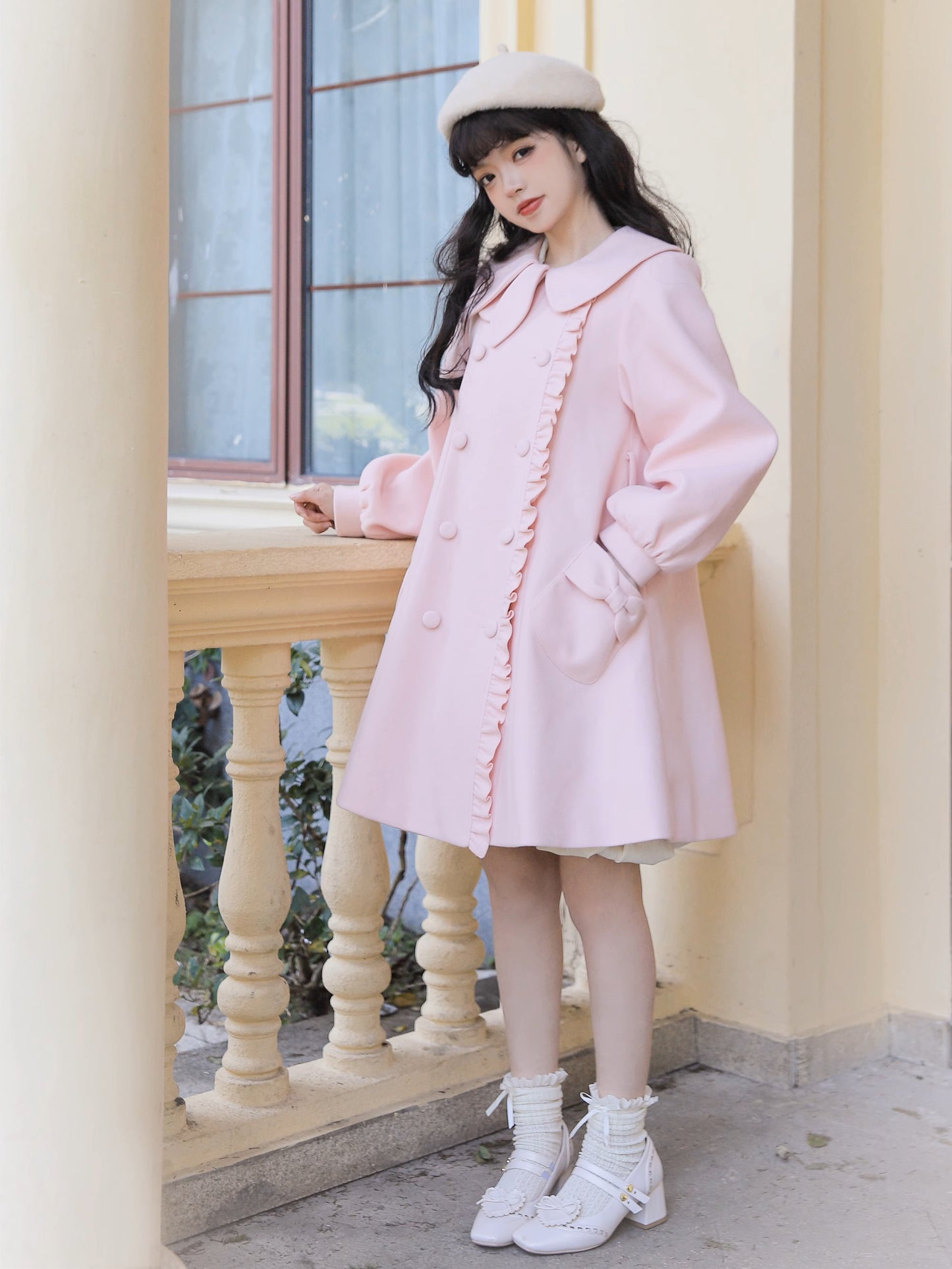 Sweet coat with rabbit ear ribbon