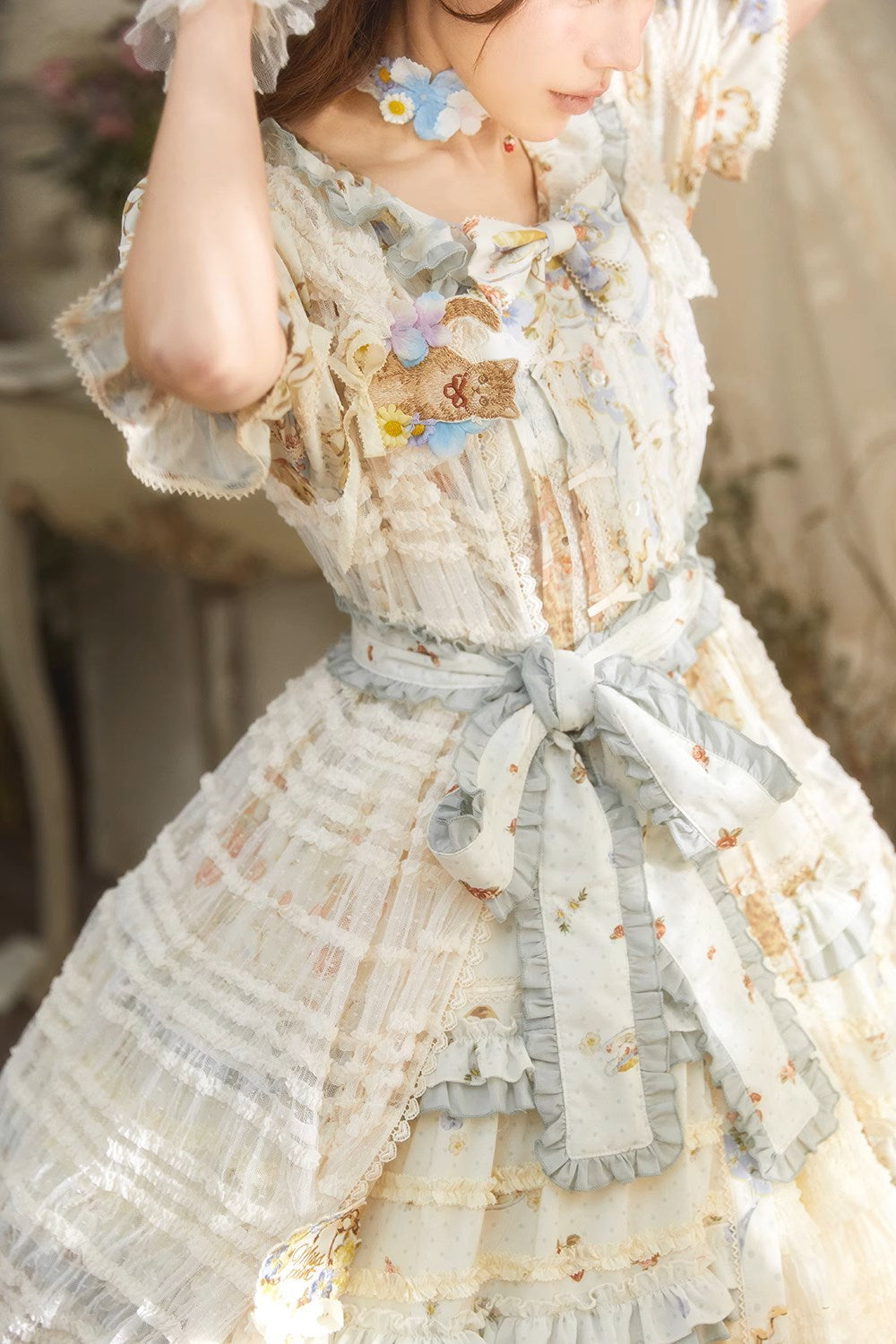 [Pre-orders available until 2/19] Cat Rose Tea Party Sheer Gilet