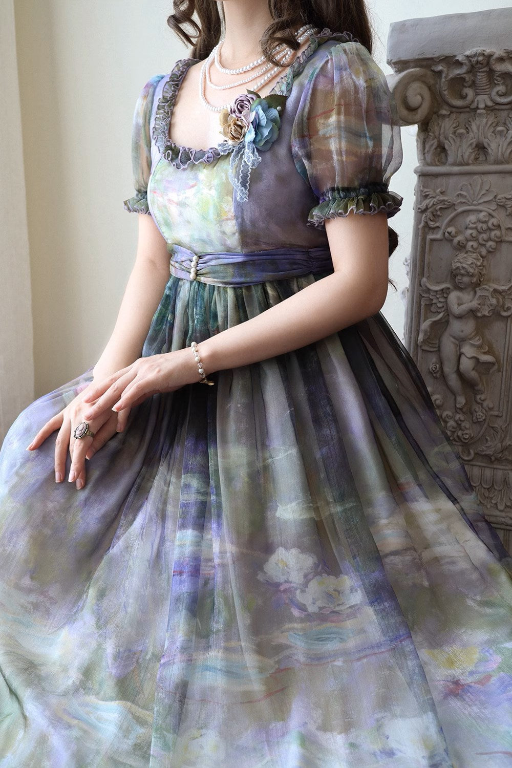 【予約販売】Elegance Greek 油彩画風プリントエンパイアワンピース フリルあり
