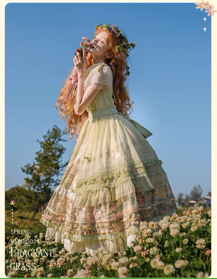 [Resale/Pre-orders available until 2/12] Fragrant Grass Flare Sleeve Tiered Dress