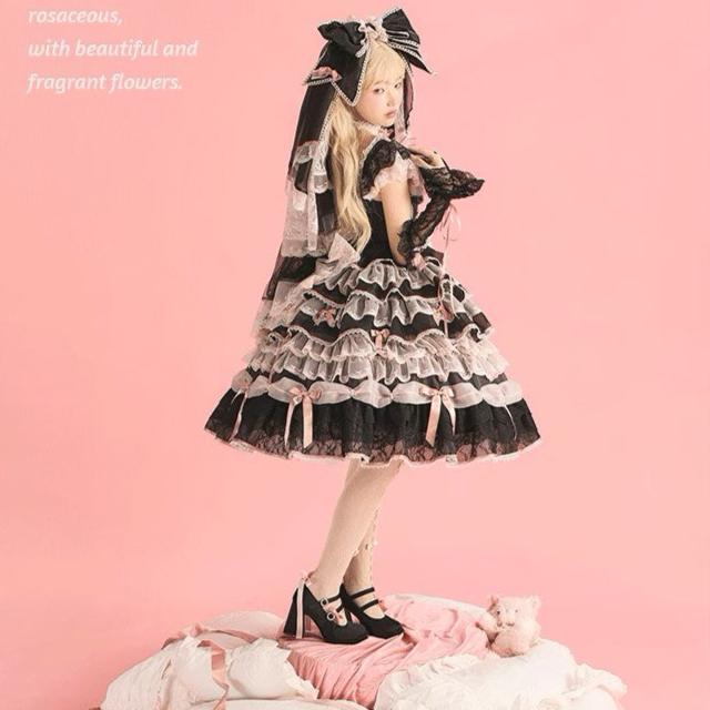 [Pre-orders available until 10/16] Rose Courtyard Lace and Ribbon Dress