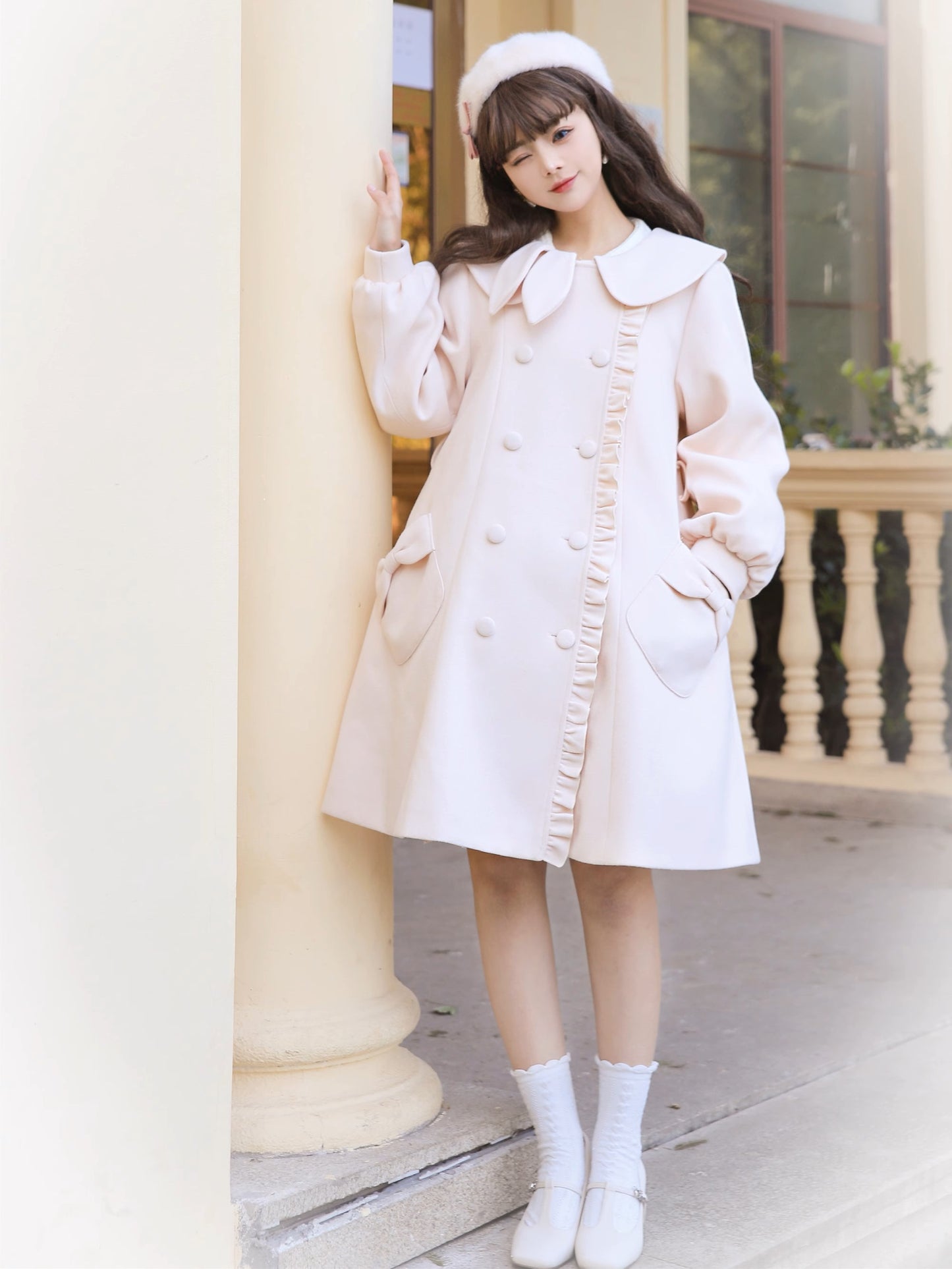 Sweet coat with rabbit ear ribbon