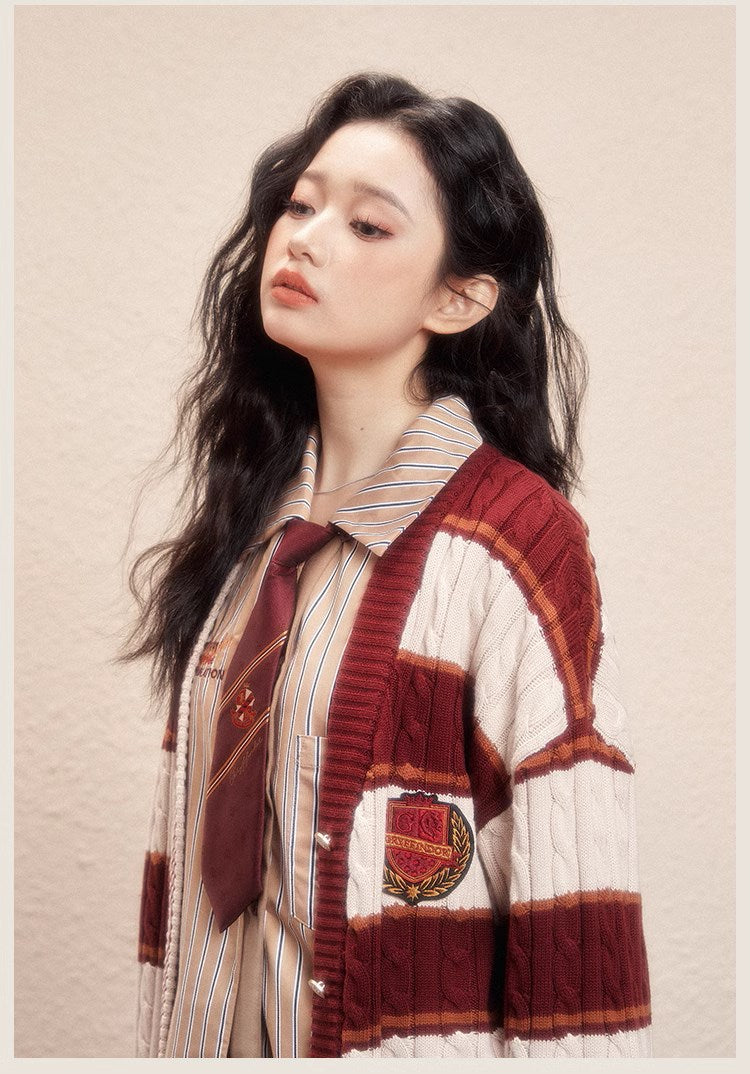 [Pre-order] Hogwarts School of Witchcraft and Wizardry Wide Border Cardigan