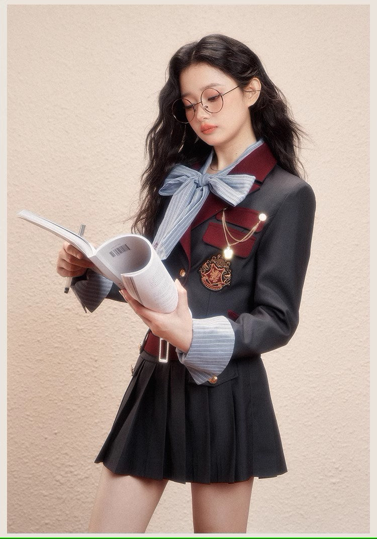 [Pre-order] Hogwarts School of Witchcraft and Wizardry Double Button Short Jacket