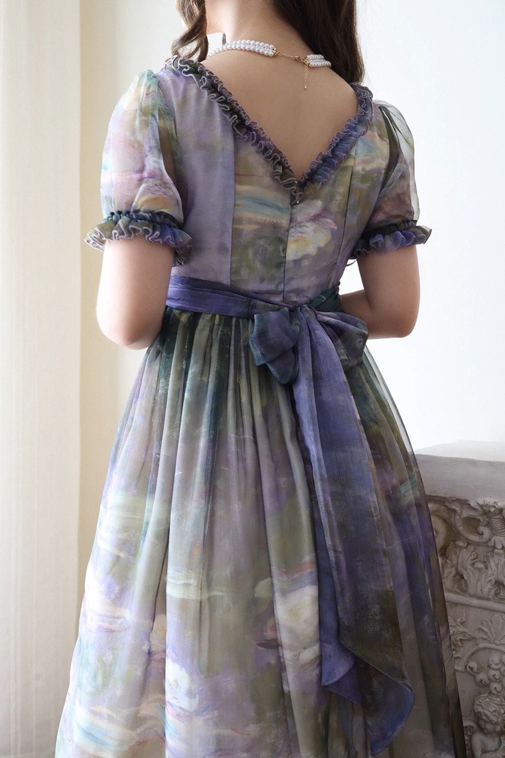 【予約販売】Elegance Greek 油彩画風プリントエンパイアワンピース フリルあり