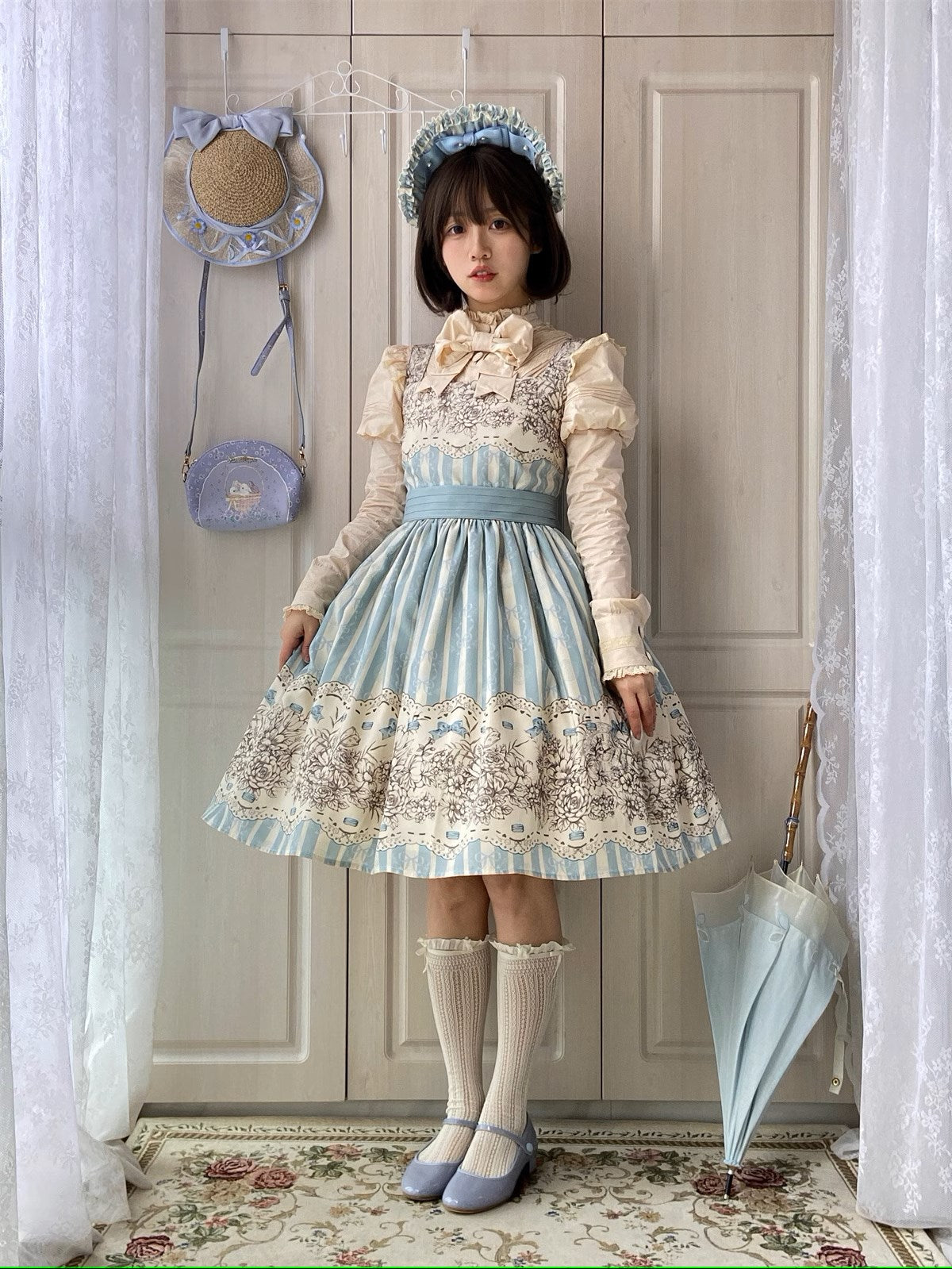 Blooming Flowers and Clocks ジャンパースカート