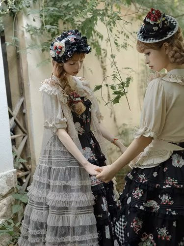 [Only available with simultaneous purchase] Strawberry Bouquet sheer gilet