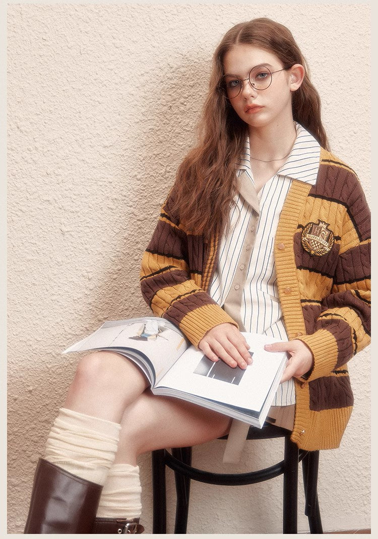 [Pre-order] Hogwarts School of Witchcraft and Wizardry Wide Border Cardigan
