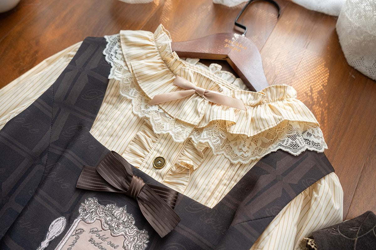 [Sale period ended] Chocolate Gallery Frill Blouse