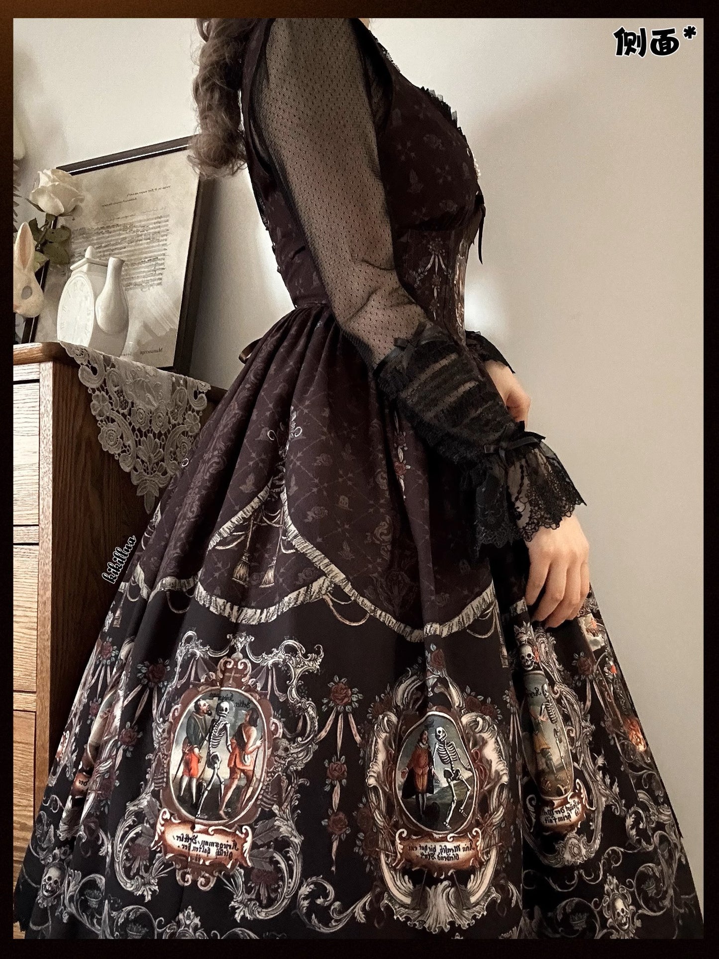 [Sale period has ended] memento mori Gothic Lolita jumper skirt