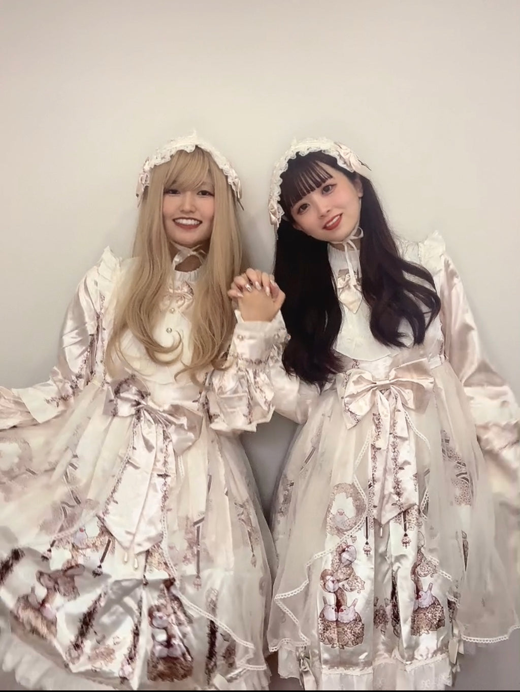 ロリィタウィッグ ブロンドゆるふわカールロング