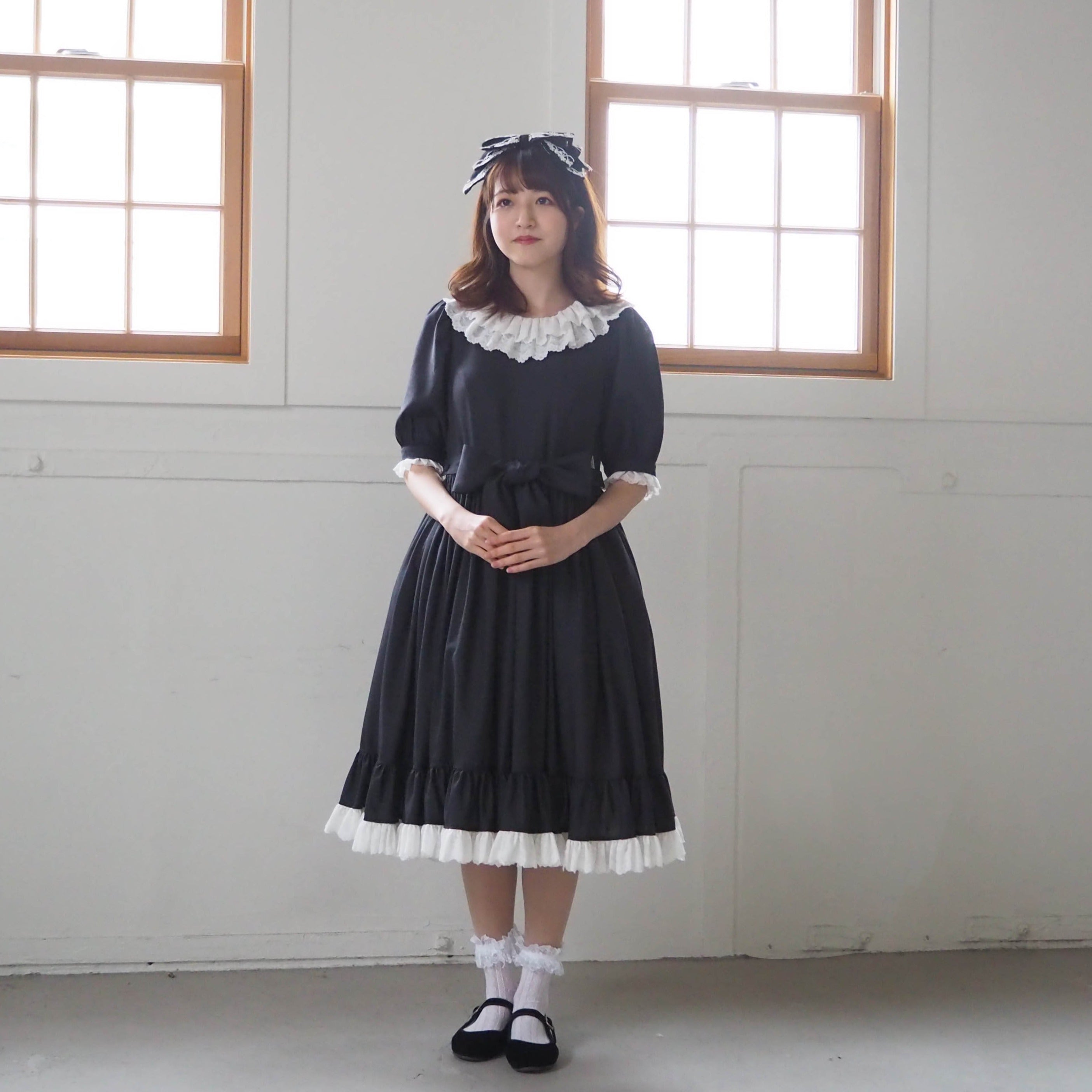 【尾州ロリィタ】究極のクラロリ 特別な日常のワンピース（濃灰色・半袖）