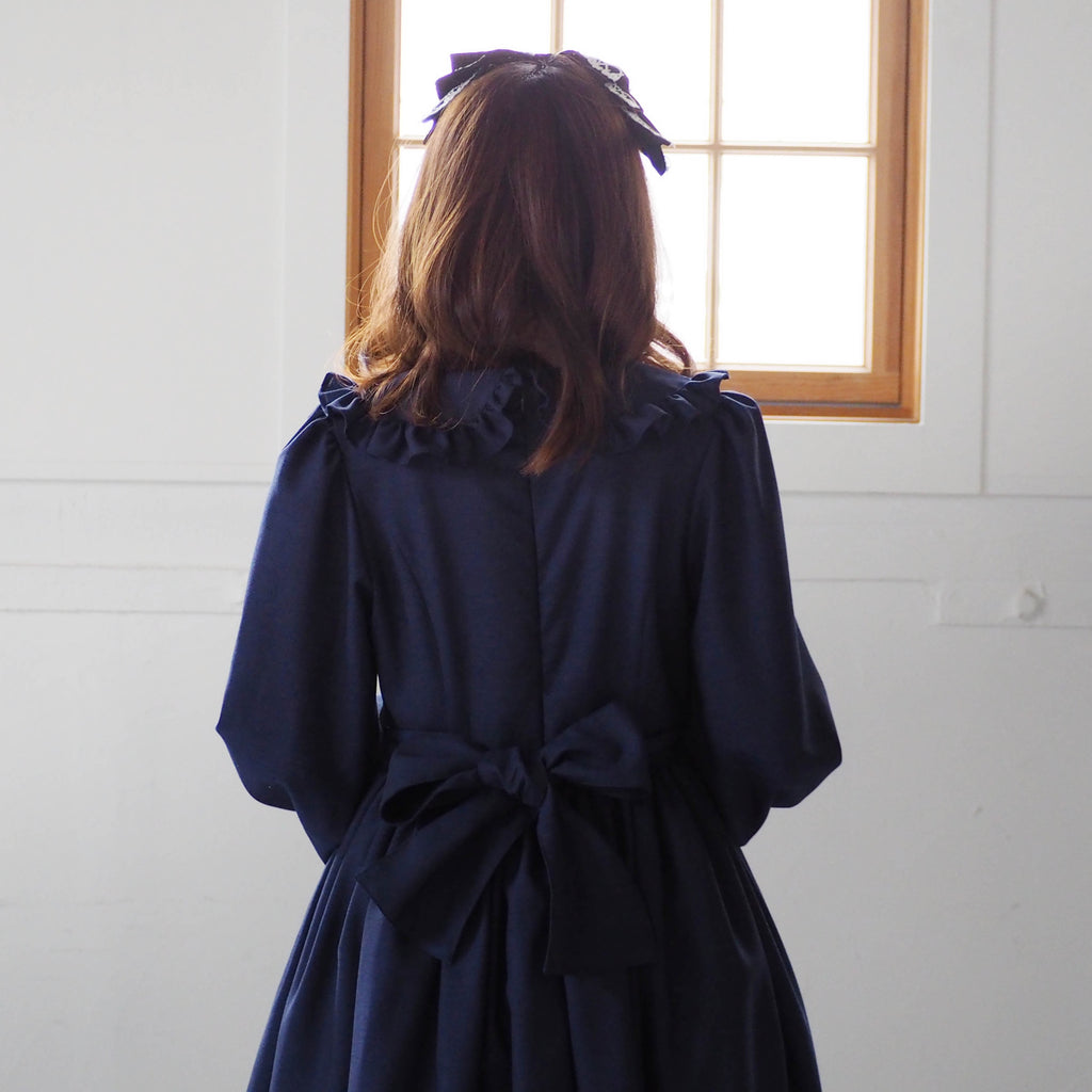 【尾州ロリィタ】ずっと お姫様にしてくれる 特別な日常のワンピース（濃紺長袖）