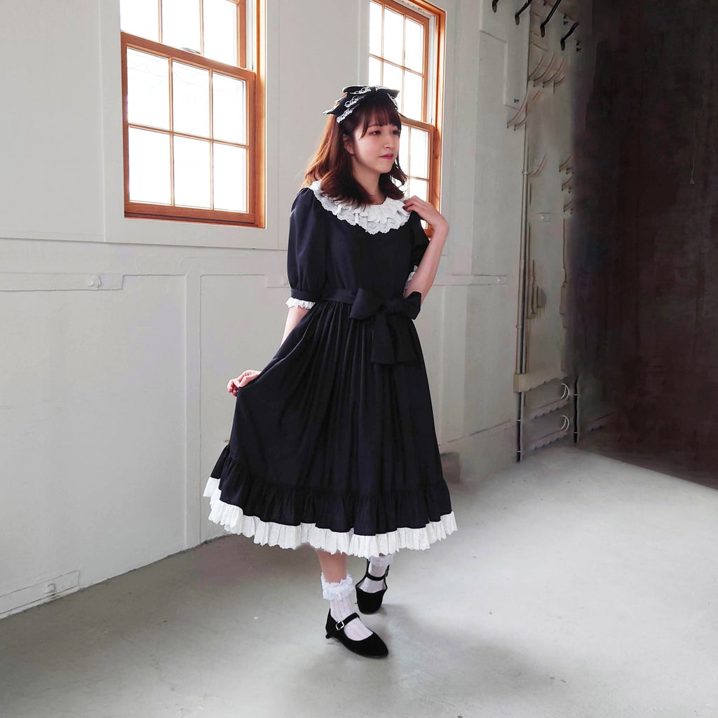 【尾州ロリィタ】究極のクラロリ 特別な日常のワンピース（濃灰色・半袖）