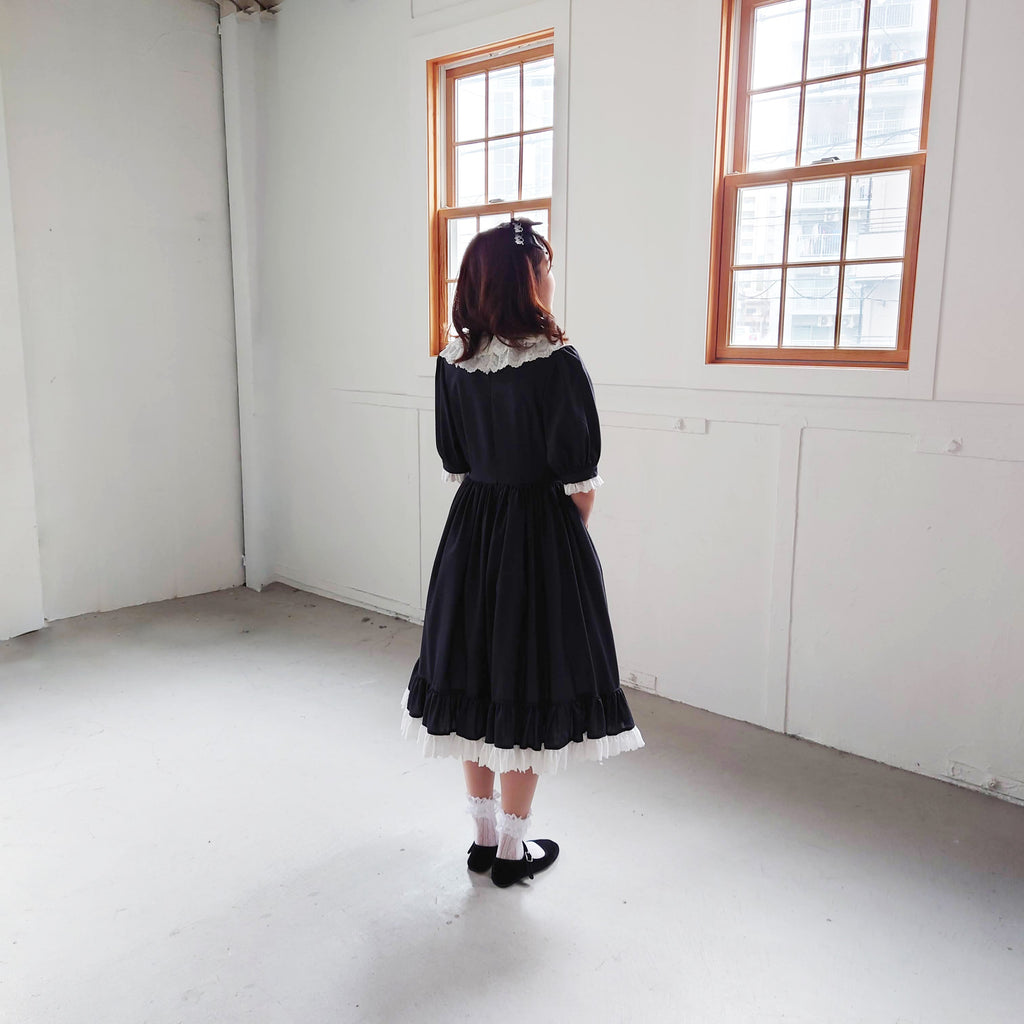 【尾州ロリィタ】究極のクラロリ 特別な日常のワンピース（濃灰色・半袖）