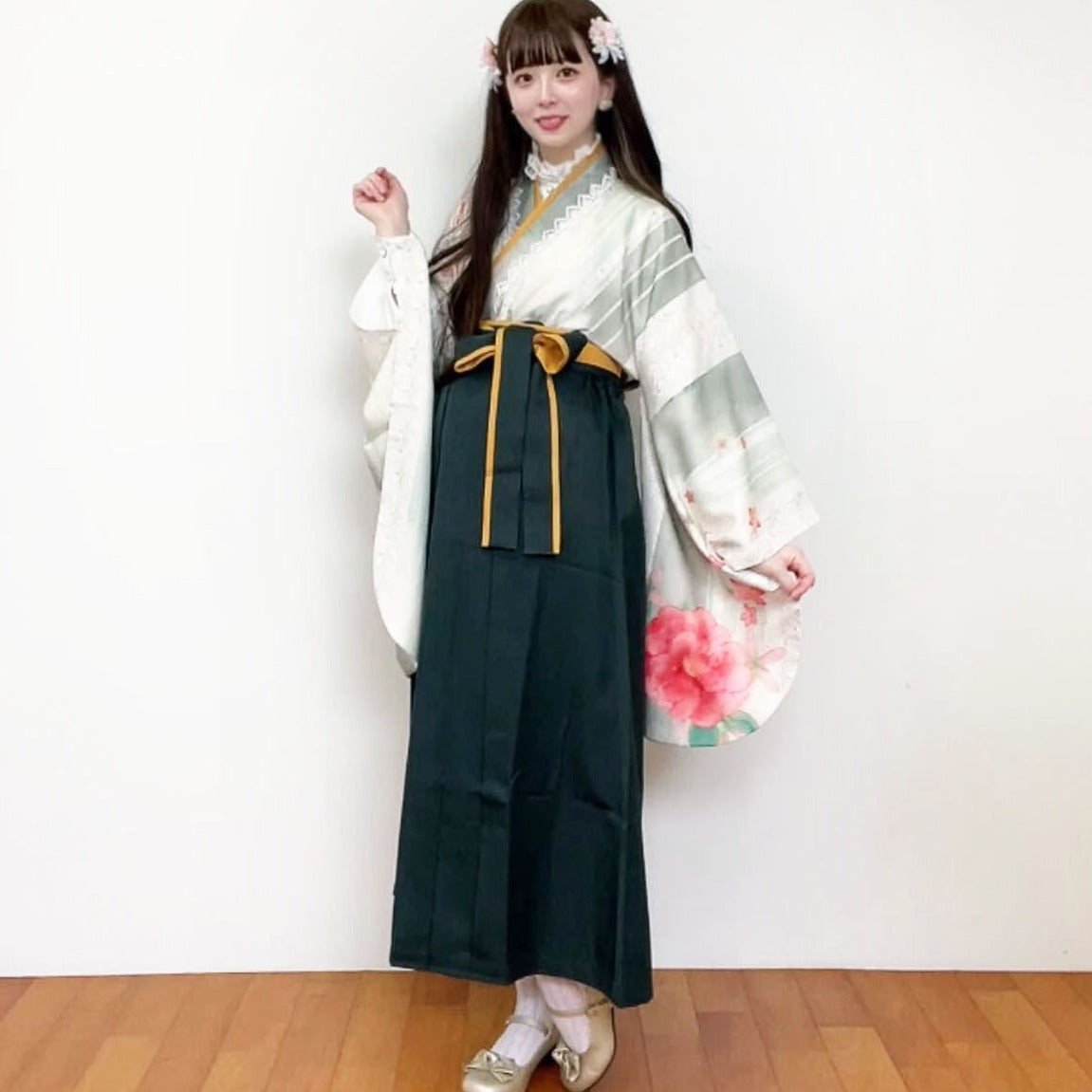 【即納】グレーの着物風トップスと墨緑の袴風スカートのセットアップ・Mサイズ