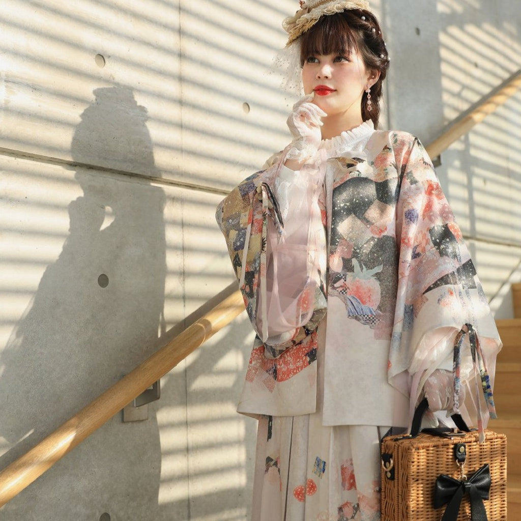和ロリ苔桃の花咲くエレガント羽織