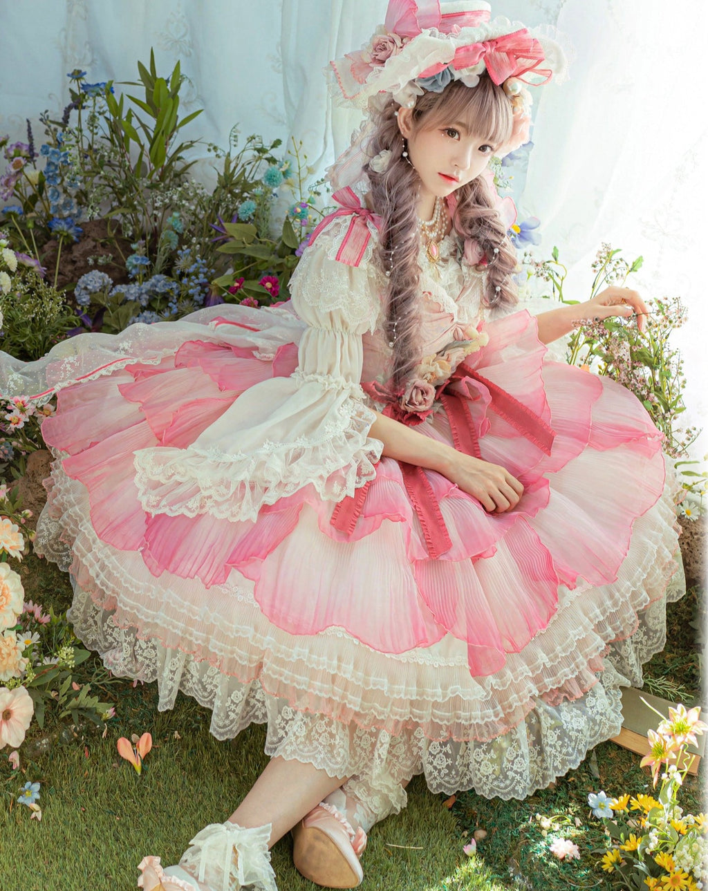 花びら揺れる 八重咲きのローズプリンセスドレス