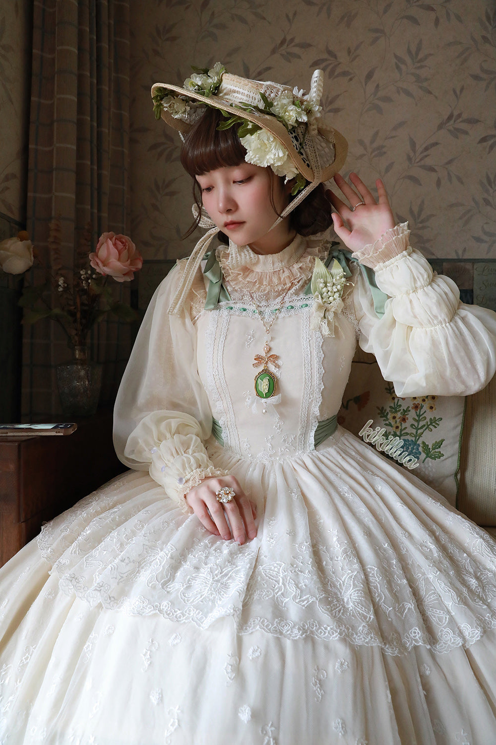 【予約販売】鈴蘭の花刺繍 ハイネックフリルブラウス【合わせ買いで20%off】