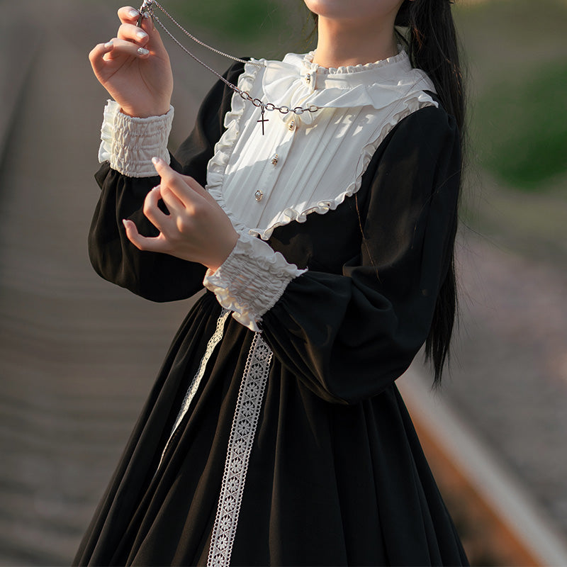 Classic A-line skirt nun style dress with detachable collar